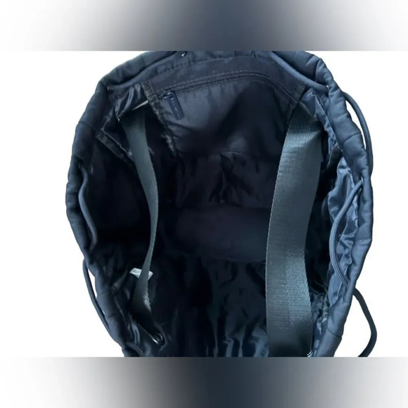 EUC Beyond Yoga gym backpack convertible bag oversized Black - Picture 6 of 10